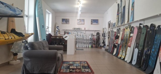 Eladó téglalakás, Pécsett 89 M Ft, 3 szobás