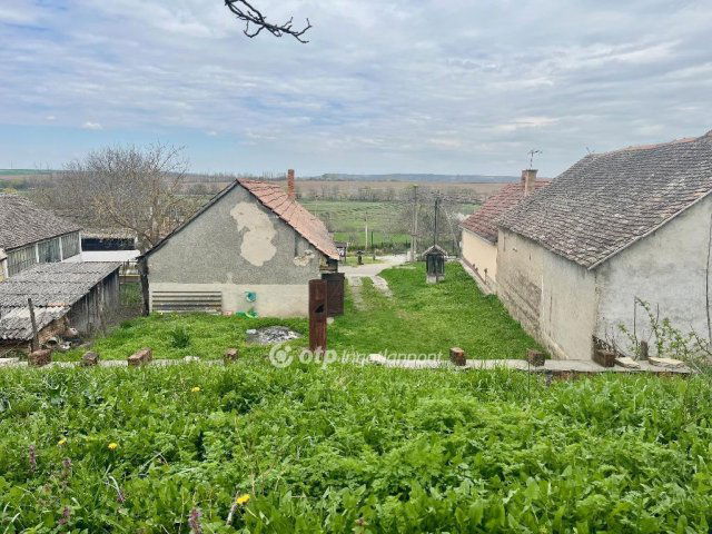 Eladó családi ház, Belvárdgyulán 29 M Ft, 2 szobás