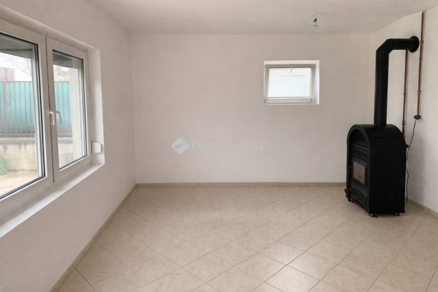 Eladó családi ház, Kiskunlacházán 32 M Ft, 1 szobás