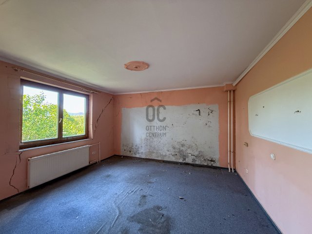Eladó családi ház, Ürömön 70 M Ft, 7 szobás