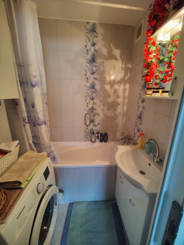 Eladó panellakás, Debrecenben 69.99 M Ft, 3 szobás