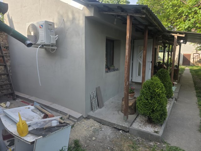 Eladó családi ház, Pécsett, Mohácsi úton 25 M Ft, 1 szobás