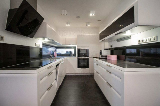 Eladó családi ház, Levélen 127 M Ft, 5 szobás