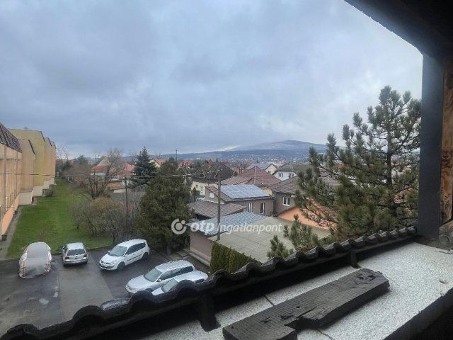 Eladó sorház, Pécsett 195 M Ft, 12+2 szobás