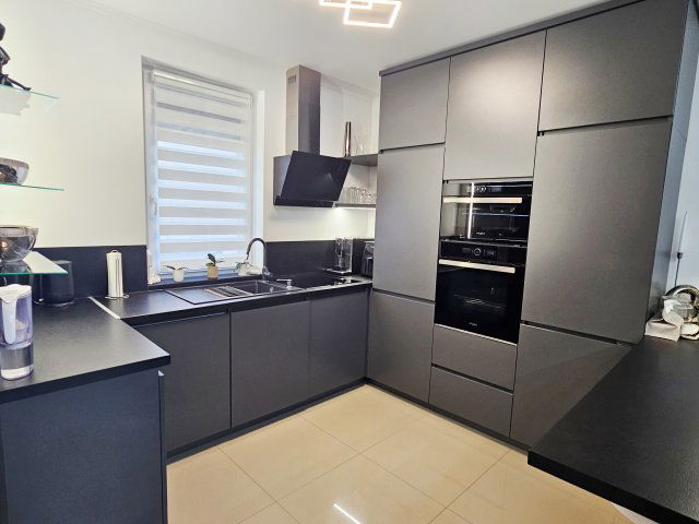 Eladó családi ház, Vecsésen 139.9 M Ft, 4 szobás