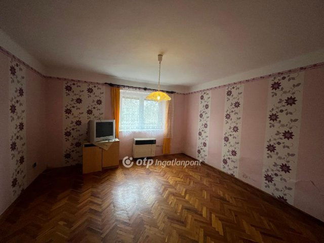 Eladó családi ház, Zsákán 7.49 M Ft, 2 szobás