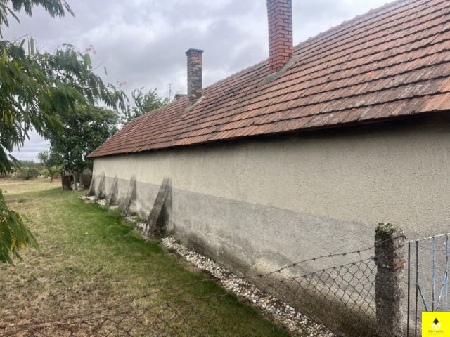 Eladó családi ház, Vasegerszegen 9.9 M Ft, 2 szobás