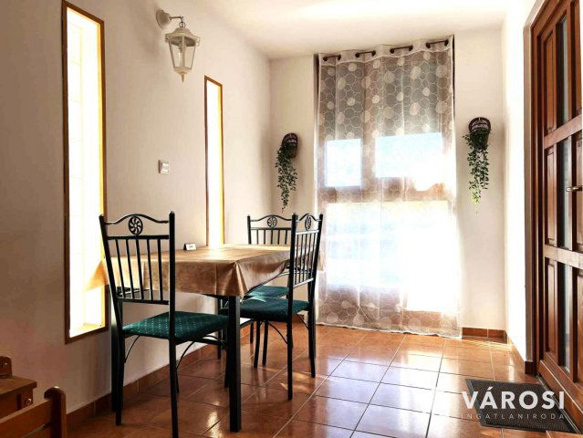 Eladó téglalakás, Gyulán 75 M Ft, 4 szobás