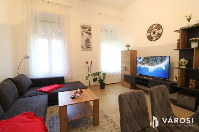Kiadó téglalakás, albérlet, Szegeden 520 E Ft / hó, 3 szobás