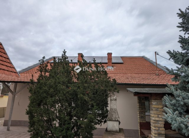 Eladó családi ház, Szegeden 110 M Ft, 4 szobás