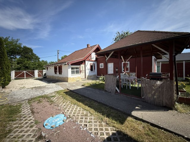 Eladó családi ház, Tabajdon 29 M Ft, 1+1 szobás