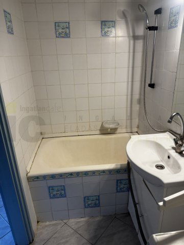 Eladó téglalakás, Szegeden, Csongrádi sugárúton 36 M Ft