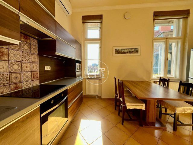Kiadó téglalakás, albérlet, Szegeden, Szent Mihály utcában
