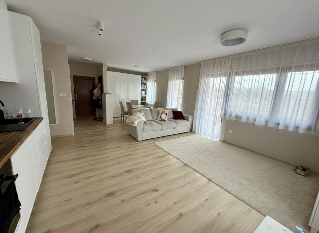 Eladó téglalakás, Vácon 94.7 M Ft, 3 szobás