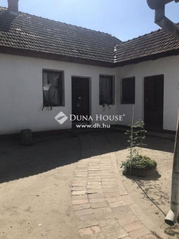 Eladó családi ház, Törtelen 35.9 M Ft, 5 szobás