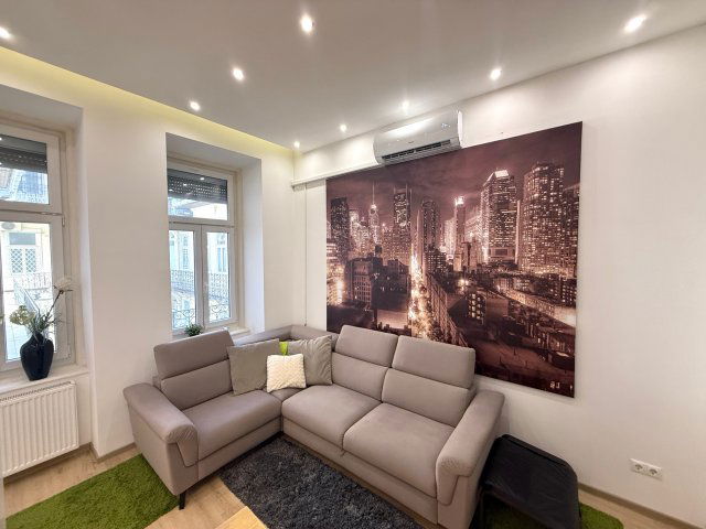 Eladó téglalakás, V. kerületben, Bihari János utcában