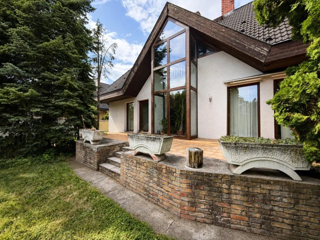 Eladó családi ház, Budapesten, X. kerületben 155 M Ft