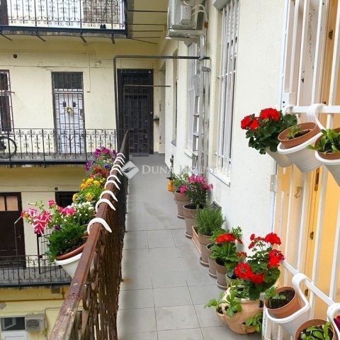 Eladó téglalakás, Budapesten, VII. kerületben 59 M Ft, 1 szobás