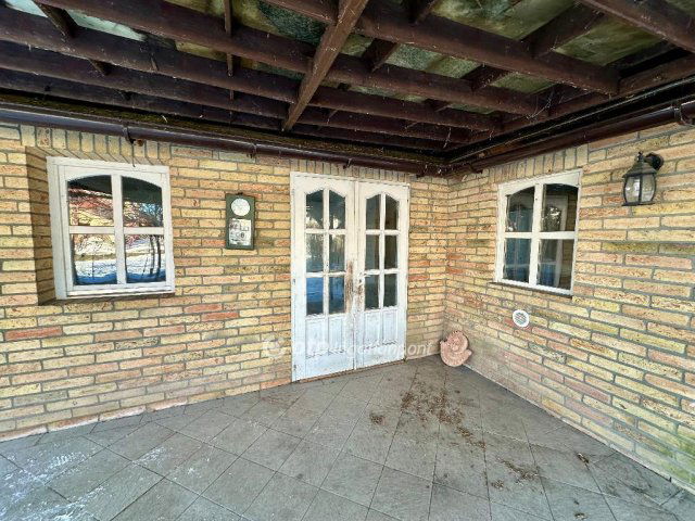 Eladó családi ház, Szigetszentmiklóson 60 M Ft