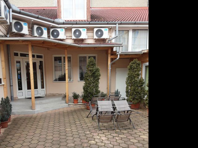 Eladó hotel, Egerben 299 M Ft, 8+2 szobás / költözzbe.hu