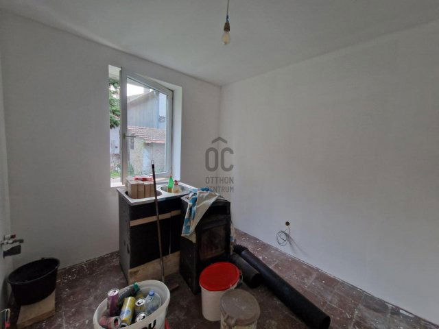 Eladó családi ház, Pilisvörösváron 45 M Ft, 2 szobás