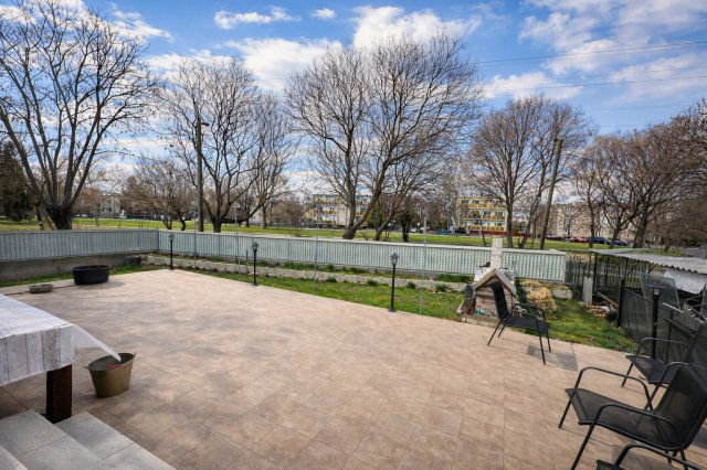 Eladó családi ház, XIV. kerületben, Bazsarózsa utcában