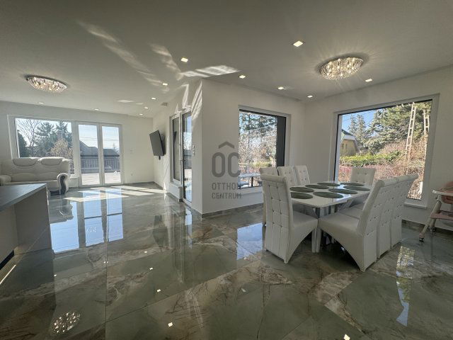 Eladó családi ház, Szentendrén 225 M Ft, 5 szobás