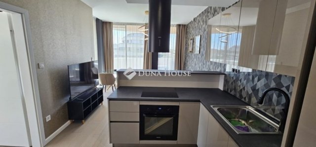 Eladó téglalakás, Szegeden 73 M Ft, 2 szobás