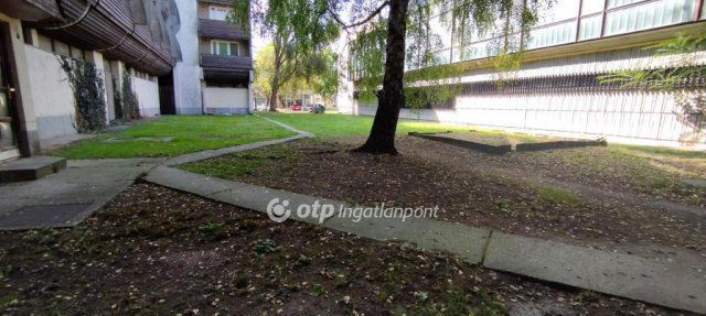 Eladó téglalakás, Szekszárdon 29 M Ft, 3 szobás