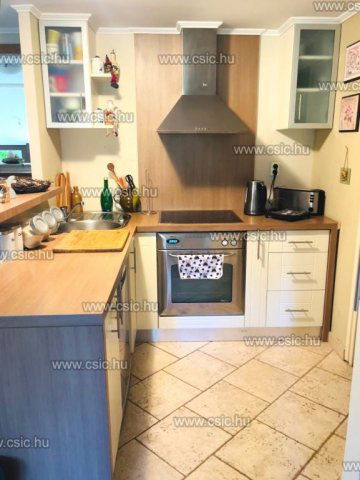 Eladó családi ház, Tahitótfalun 107 M Ft, 4 szobás