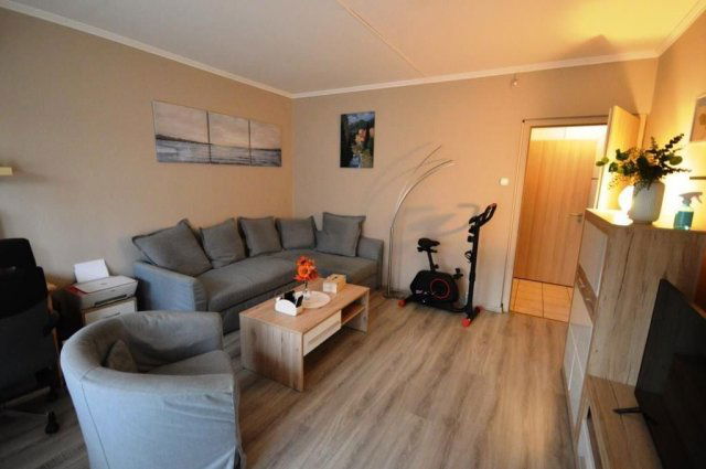 Eladó panellakás, Százhalombattán, Irinyi János utcában