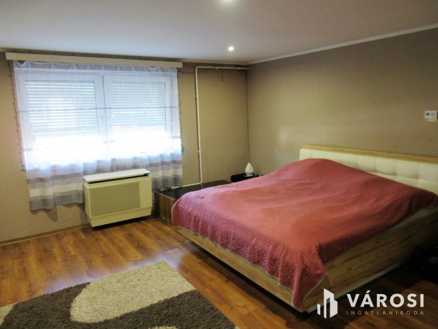 Eladó családi ház, Orosházán 22.9 M Ft, 3 szobás