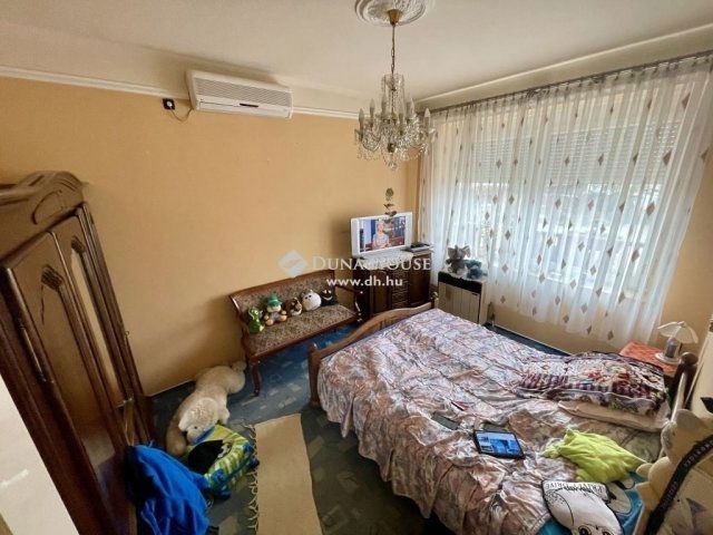 Eladó családi ház, Alsónémediben 450 M Ft, 10 szobás