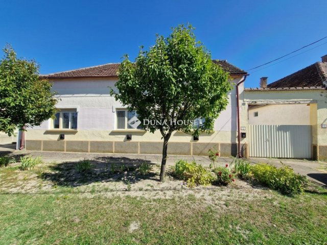 Eladó családi ház, Császártöltésen 16.99 M Ft, 5 szobás