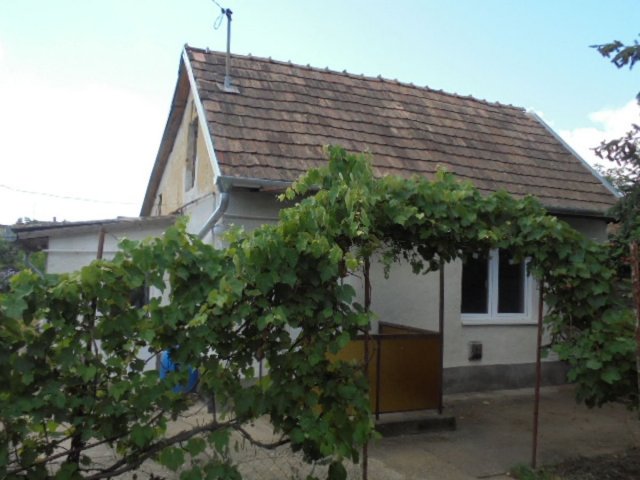 Kiadó családi ház, albérlet, Debrecenben 240 E Ft / hó