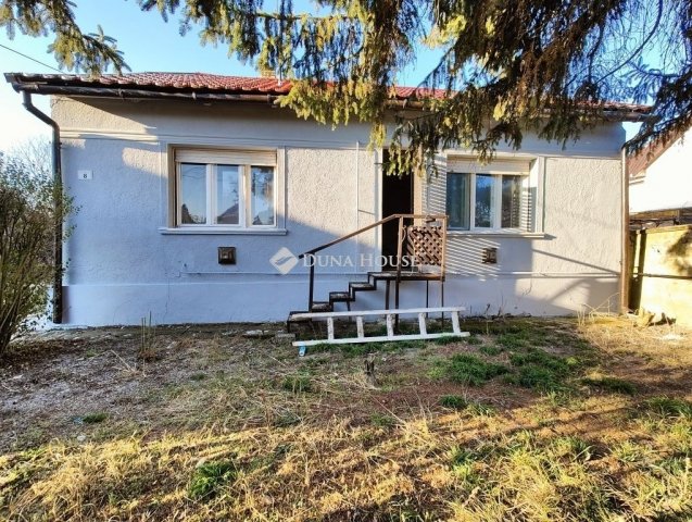 Eladó családi ház, Izsófalván 16 M Ft, 2+1 szobás