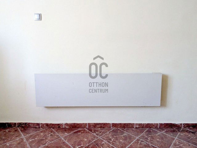 Eladó téglalakás, Dunaalmáson 23.9 M Ft, 1 szobás