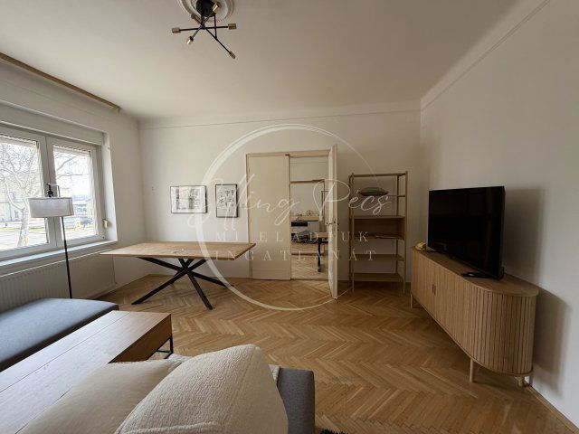 Eladó téglalakás, Pécsett, Szabadság utcában 83.5 M Ft