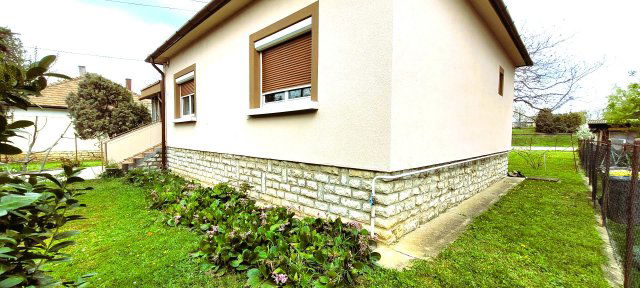 Eladó családi ház, Balatonfüreden 139 M Ft, 3 szobás