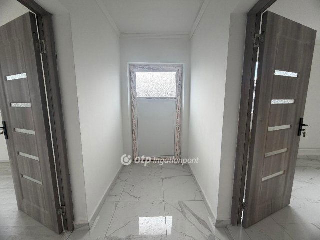 Eladó családi ház, Szabadkígyóson 30 M Ft, 2 szobás