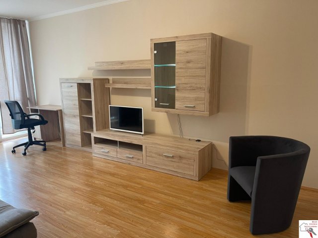 Kiadó panellakás, albérlet, Pécsett 200 E Ft / hó, 2 szobás