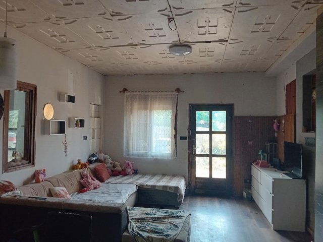 Eladó családi ház, Mogyorósbányán 49 M Ft, 2 szobás