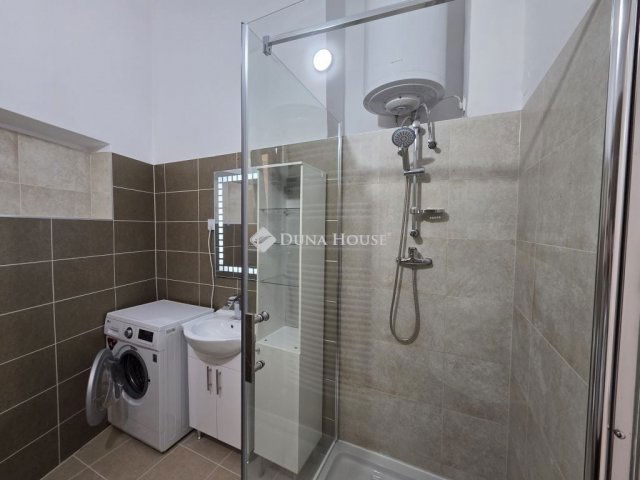 Eladó téglalakás, Budapesten, VII. kerületben 57.9 M Ft