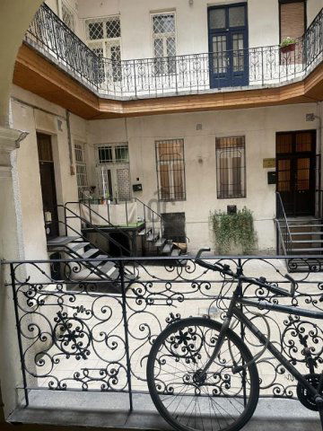 Eladó téglalakás, Budapesten, VI. kerületben 95 M Ft, 3 szobás