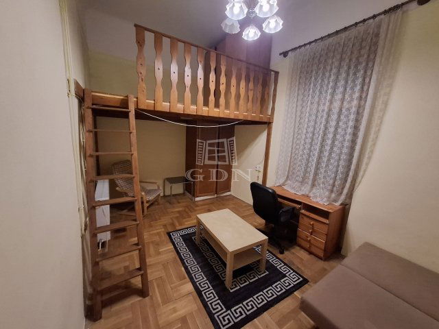 Eladó téglalakás, Budapesten, VI. kerületben 72.9 M Ft, 2 szobás