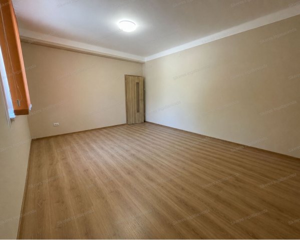 Eladó téglalakás, Almásfüzitőn 31.99 M Ft, 2 szobás