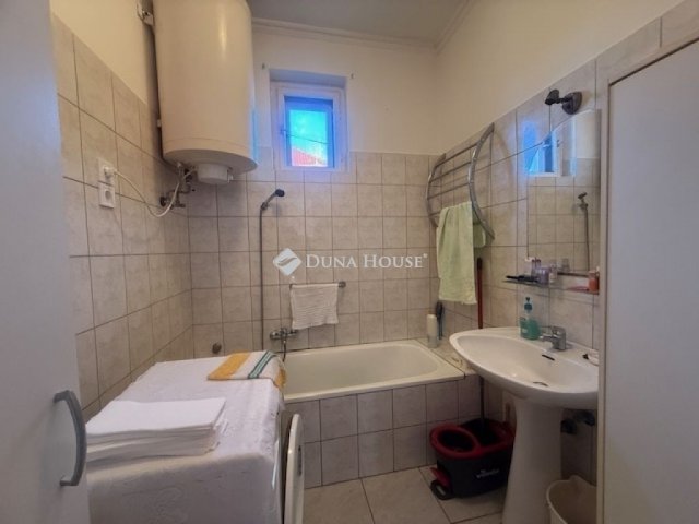 Eladó családi ház, Vecsésen 62 M Ft, 2 szobás