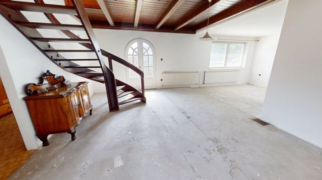 Eladó családi ház, Hévízen 99 M Ft, 6 szobás