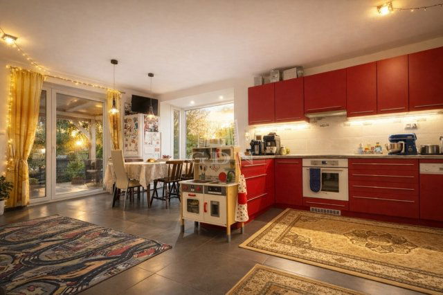 Eladó családi ház, Sárbogárdon 85 M Ft, 4 szobás