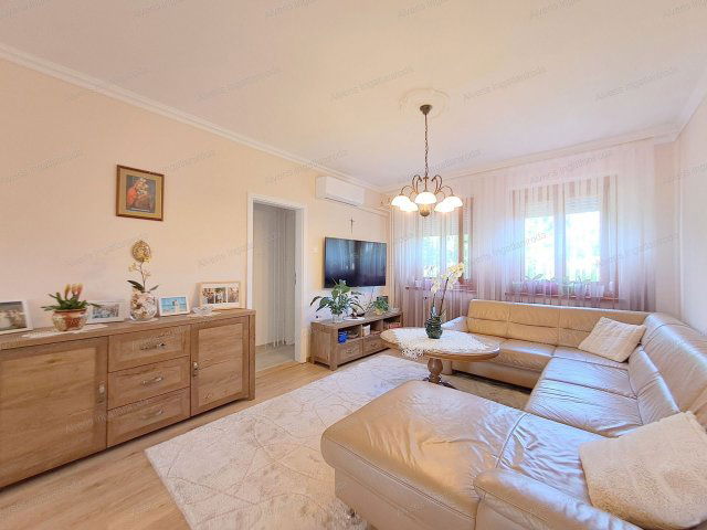 Eladó családi ház, Nyíregyházán 140 M Ft, 6 szobás